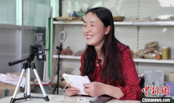 中国西北女性花式创业就业（数字经济激活深闺“她力量”）