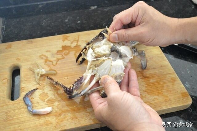 螃蟹怎么杀_处理螃蟹的步骤和做法