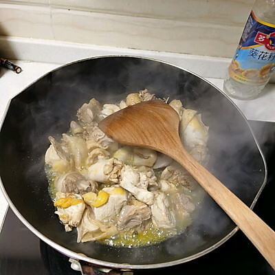 鸡汤怎么做好吃_简单又营养的家庭鸡汤教程