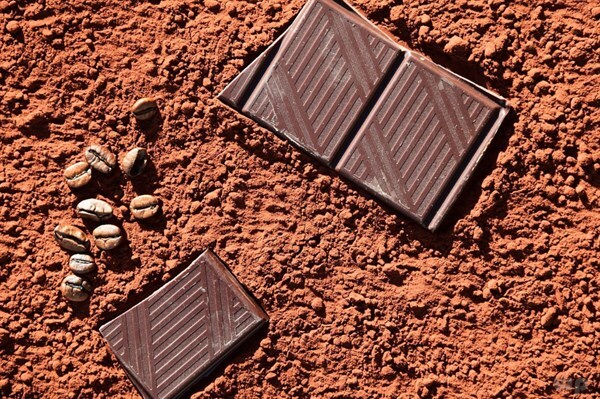 吃黑巧克力有哪些好处_吃黑巧克力的好处和功效