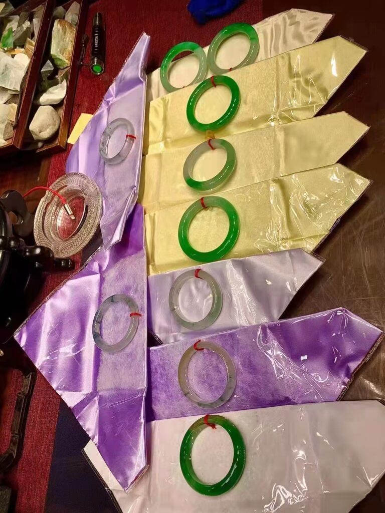 云南玉石交易市场在哪里(云南最大的玉市场是哪里)