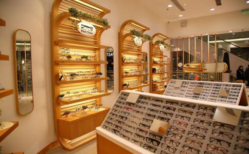 如何开眼镜店教你开一家眼镜店(怎么能开眼镜店)