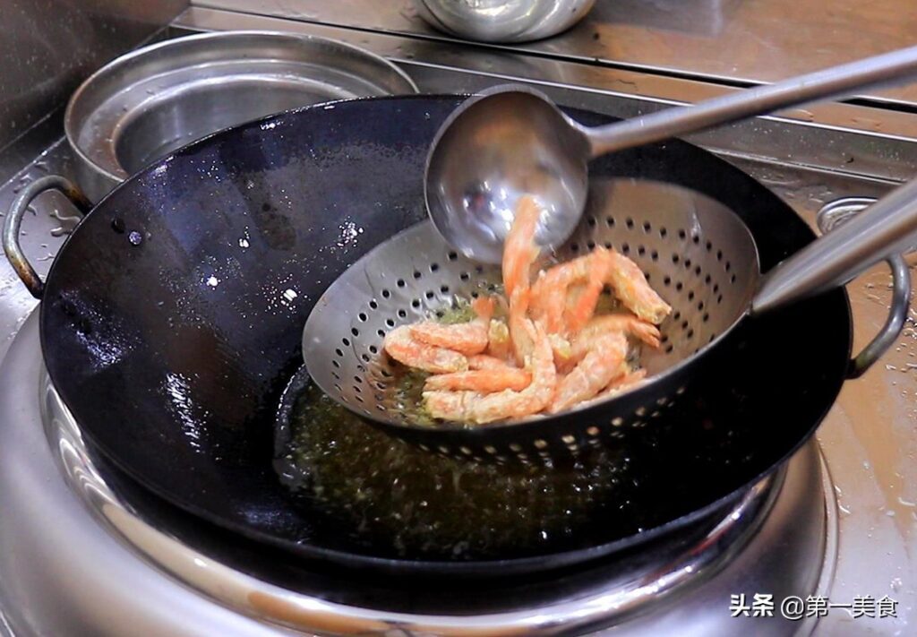 椒盐虾怎么做好吃_好吃的椒盐虾做法教程