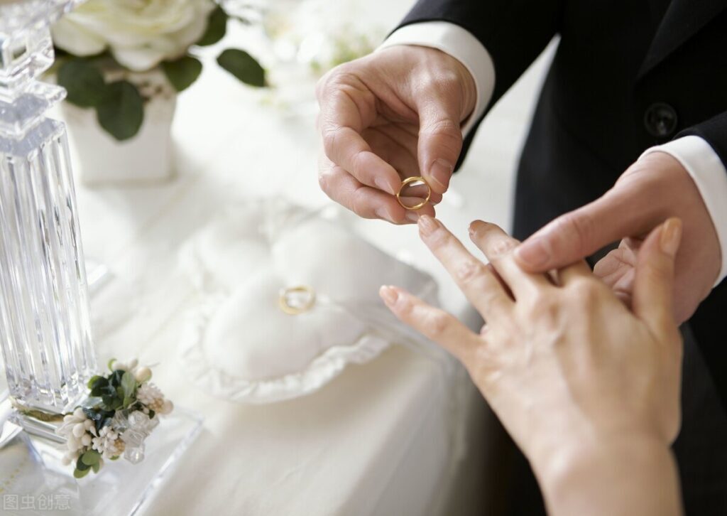 8个字的结婚祝福语有哪_8个字的结婚祝福语大全