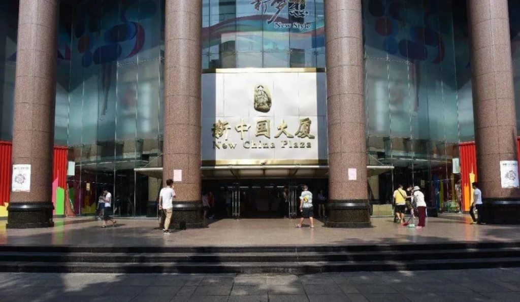 广州十三行哪个批发市场的女装比较时尚(广州十三行服装批发叫什么)