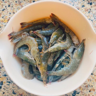油焖大虾怎么做_家常油焖大虾的做法步骤
