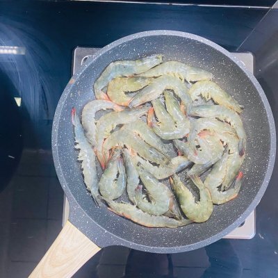 油焖大虾怎么做_家常油焖大虾的做法步骤