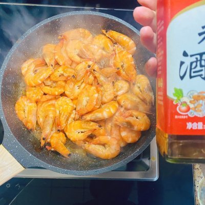 油焖大虾怎么做_家常油焖大虾的做法步骤