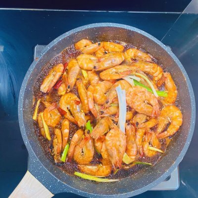 油焖大虾怎么做_家常油焖大虾的做法步骤
