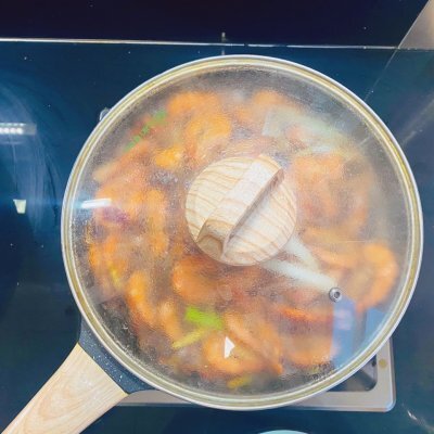 油焖大虾怎么做_家常油焖大虾的做法步骤
