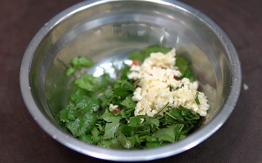 如何做凉拌皮蛋豆腐_凉拌皮蛋豆腐的制作教程