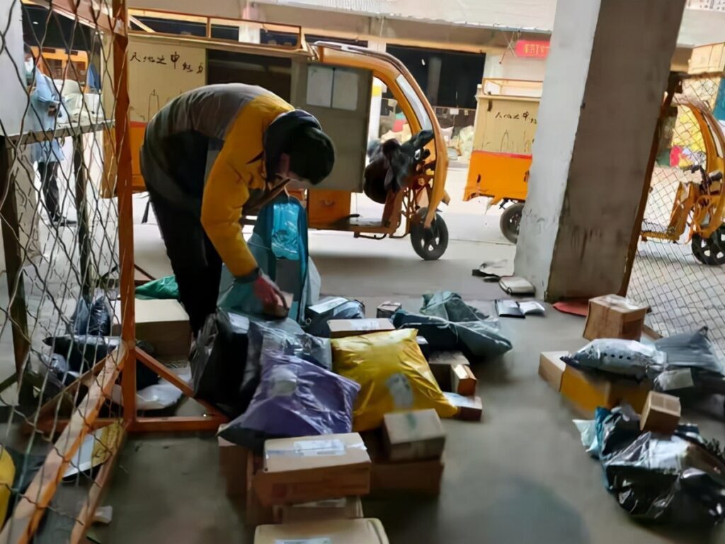 快递员几点上班(快递几点上班呢)
