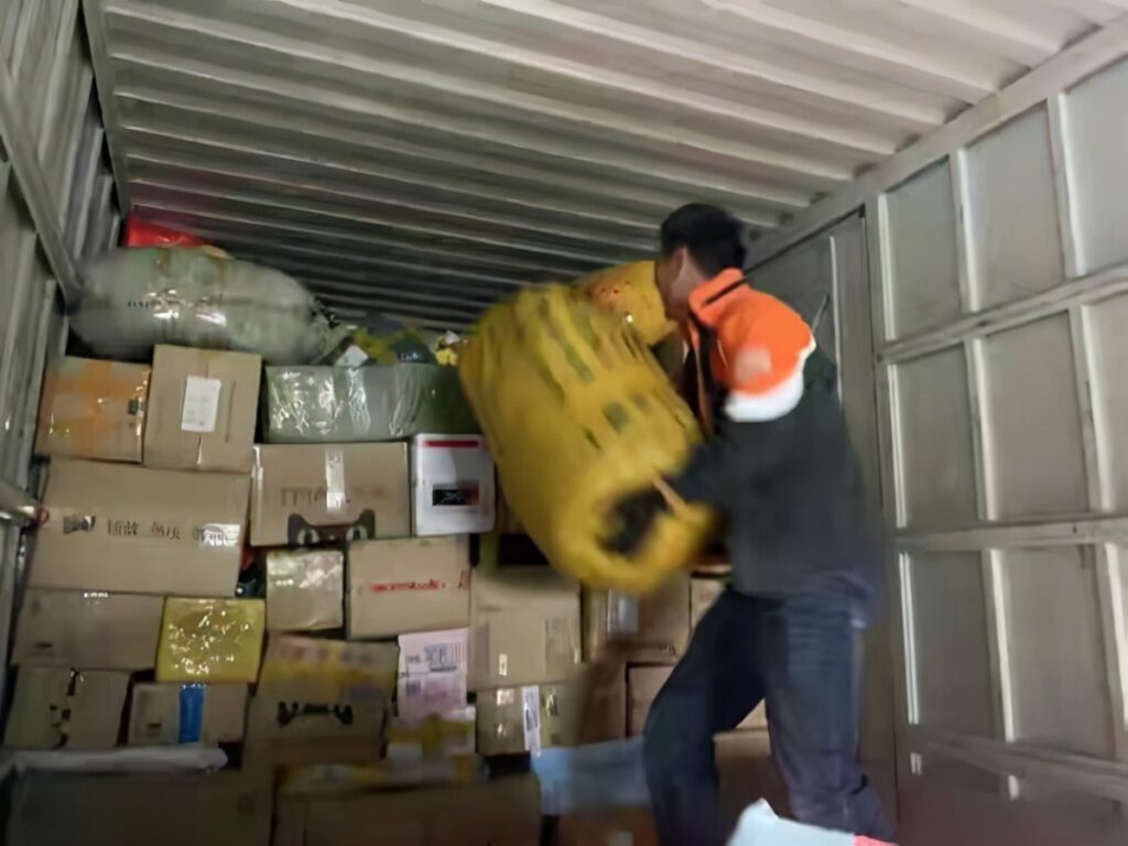 快递员几点上班(快递几点上班呢)