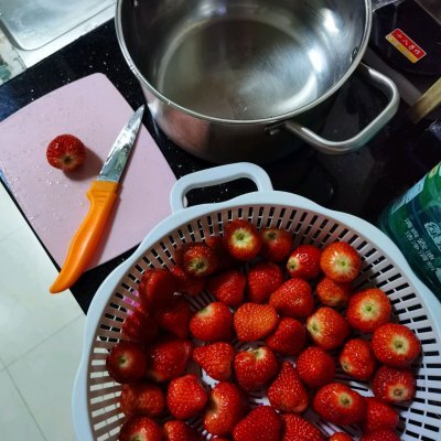 草莓酱如何做_草莓酱的做法教程