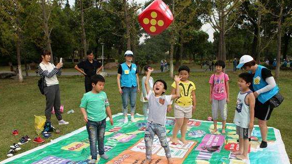 飞行棋游戏规则是什么_飞行棋的游戏规则和技巧