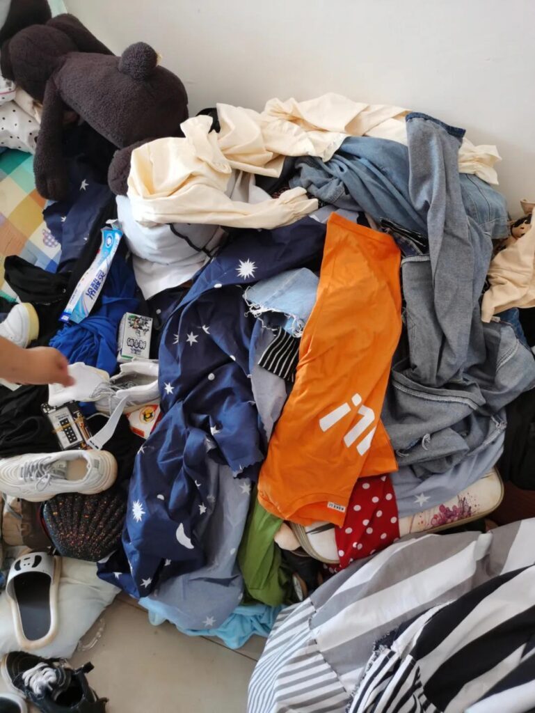 旧衣服回收怎么销售出去(旧衣服回收是怎么赚钱的卖到哪里了)