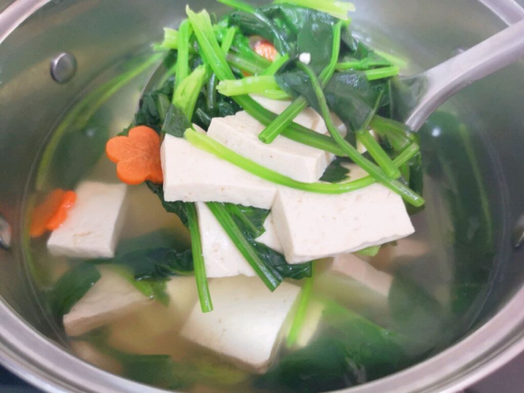 菠菜豆腐汤_菠菜豆腐汤的做法步骤