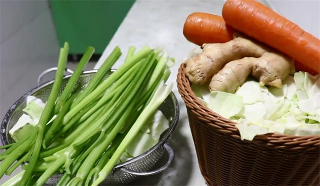 家庭泡菜怎么做_家庭自制泡菜的做法教程