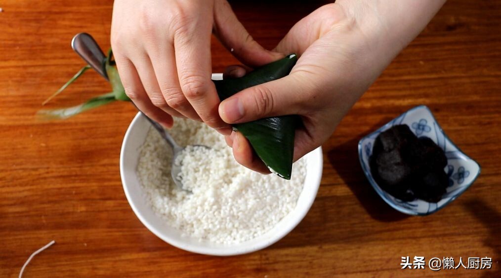 豆沙粽子怎么做_豆沙粽子的做法教程