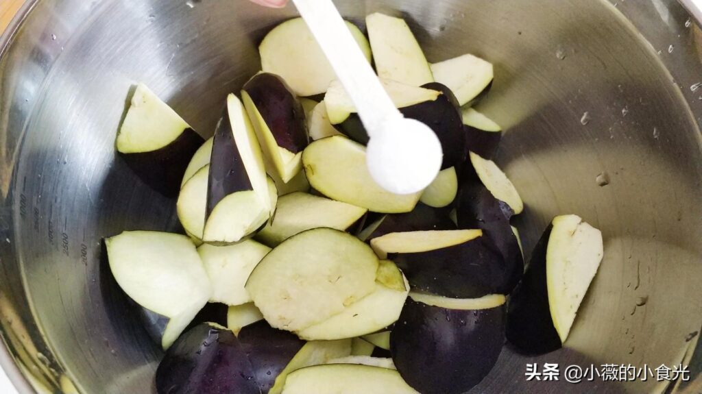 怎样做烧茄子_烧茄子的家常做法