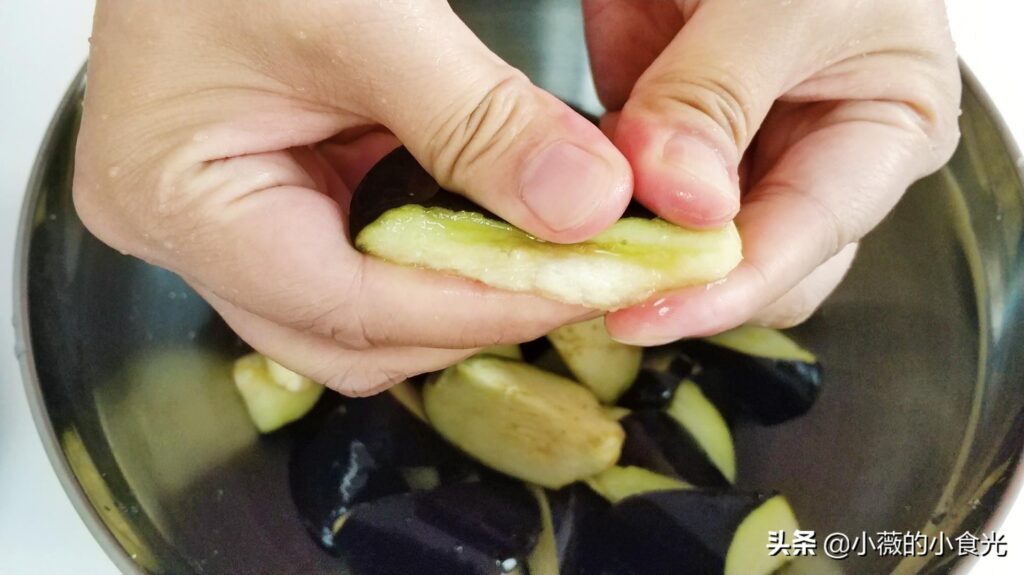 怎样做烧茄子_烧茄子的家常做法