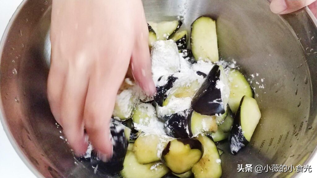 怎样做烧茄子_烧茄子的家常做法