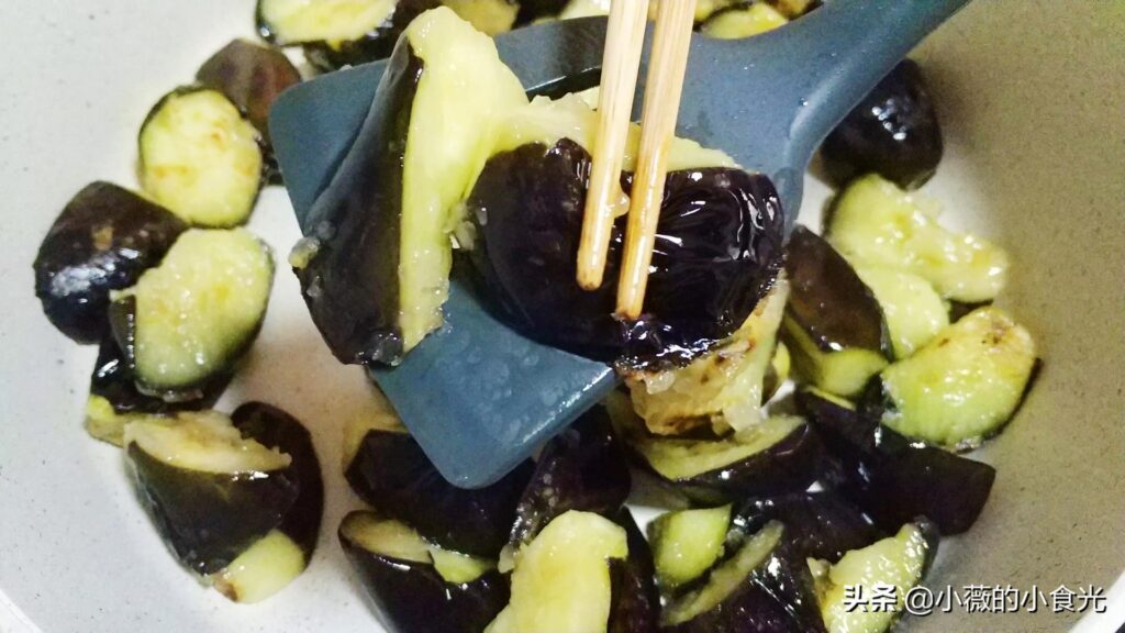 怎样做烧茄子_烧茄子的家常做法