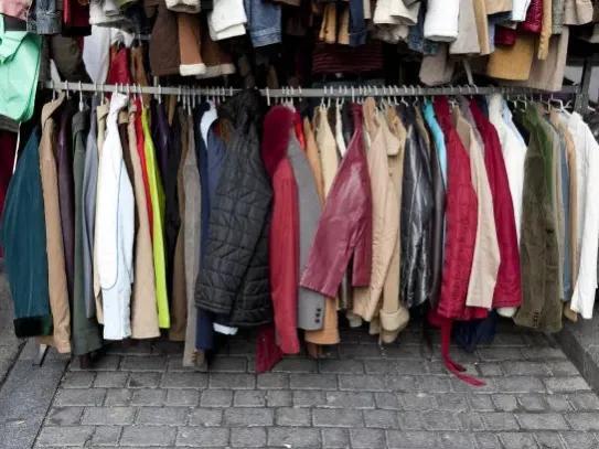 旧衣服回收的价格多少钱一斤(请问回收旧衣服多少钱一斤)