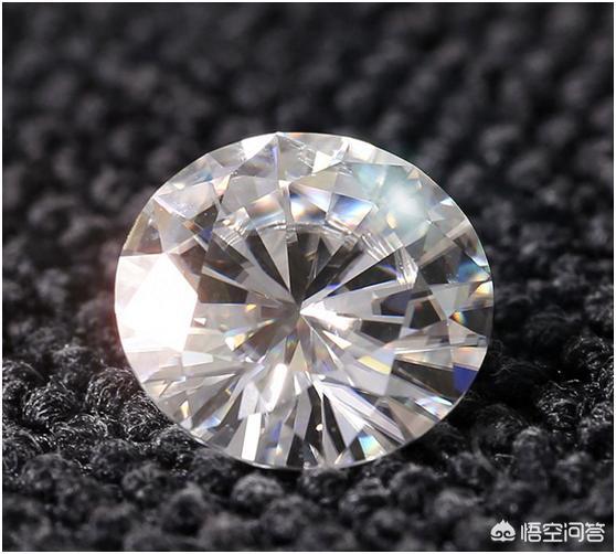 莫桑石和钻石的区别在哪-参考天然钻石协会(莫桑钻就是莫桑石吗)