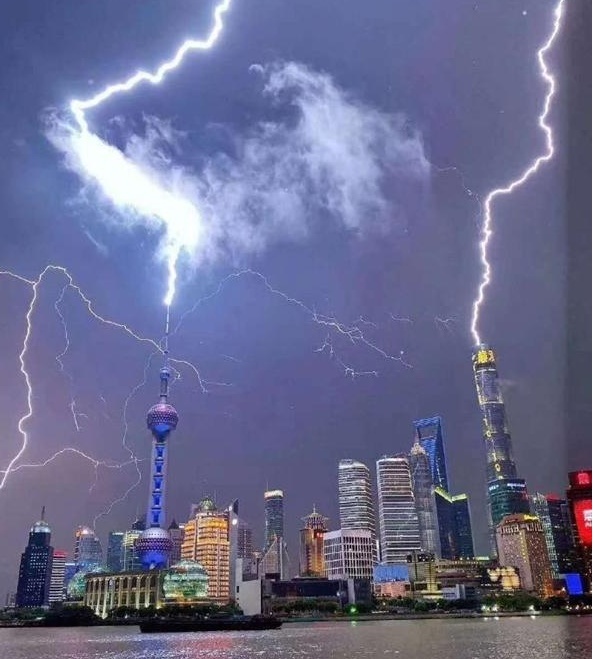 一道闪电相当于多少度电_闪电的计算公式