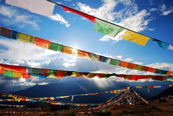 藏族风俗习惯有哪些_藏族的独特风俗习惯