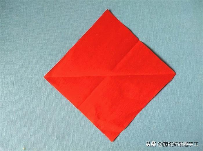 如何剪出五角星形状_简单易学的五角星剪纸教程