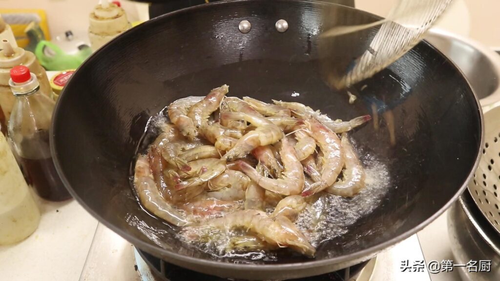 蒜蓉虾怎么做_蒜蓉虾的家常做法