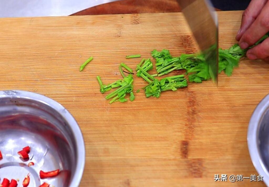 干黄花菜怎么做_干黄花菜的家常做法