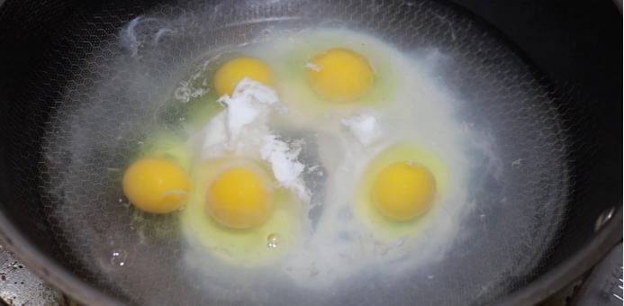 水煮荷包蛋怎么做_水煮荷包蛋的做法步骤