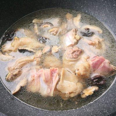 香菇鸡汤怎么做_香菇炖鸡汤的制作步骤