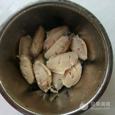 可乐鸡翅怎么做 _可乐鸡翅的制作教程