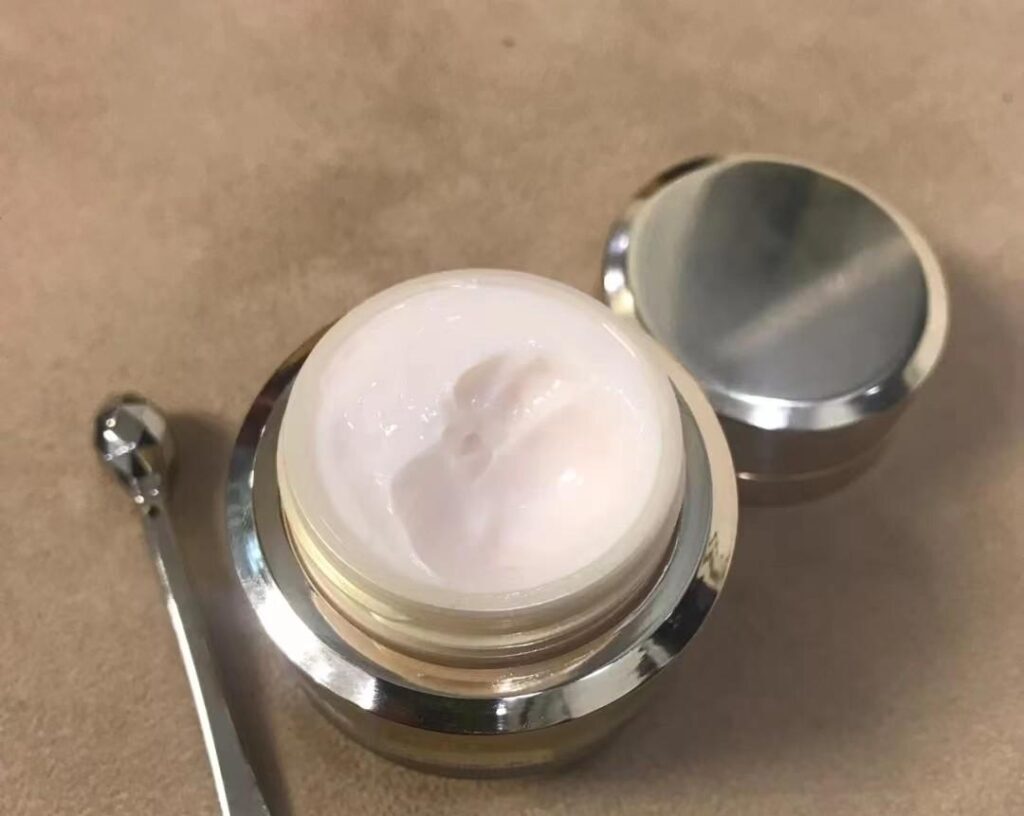 哪种眼霜去黑眼圈效果好_去黑眼圈效果好的眼霜推荐