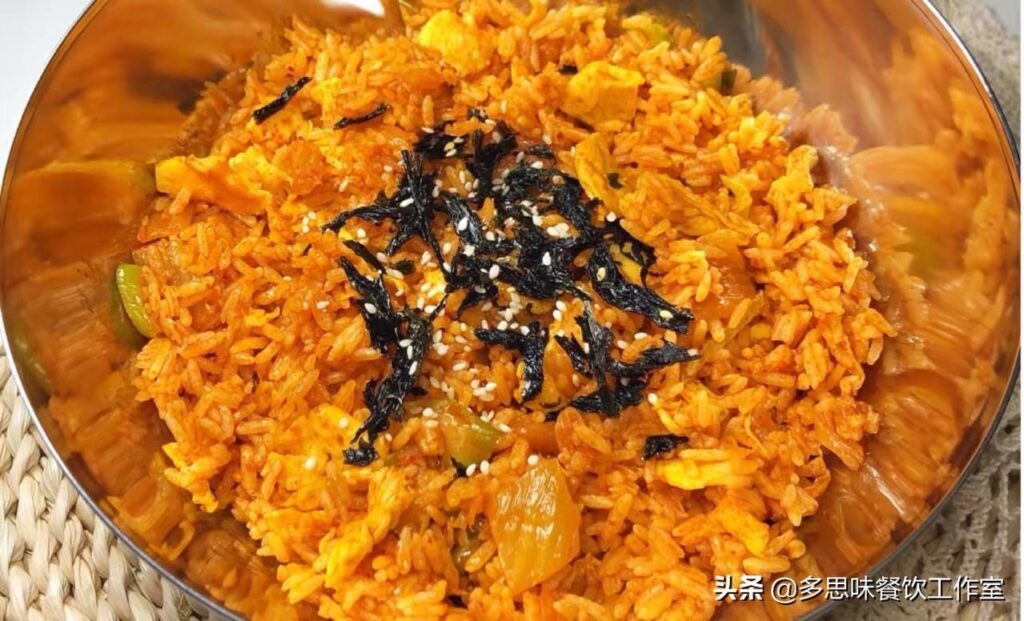 炒饭怎么做好吃_炒饭的食材及做法