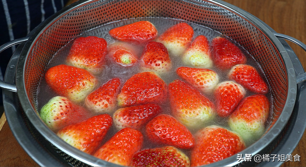 草莓怎么清洗比较干净_草莓的清洗技巧