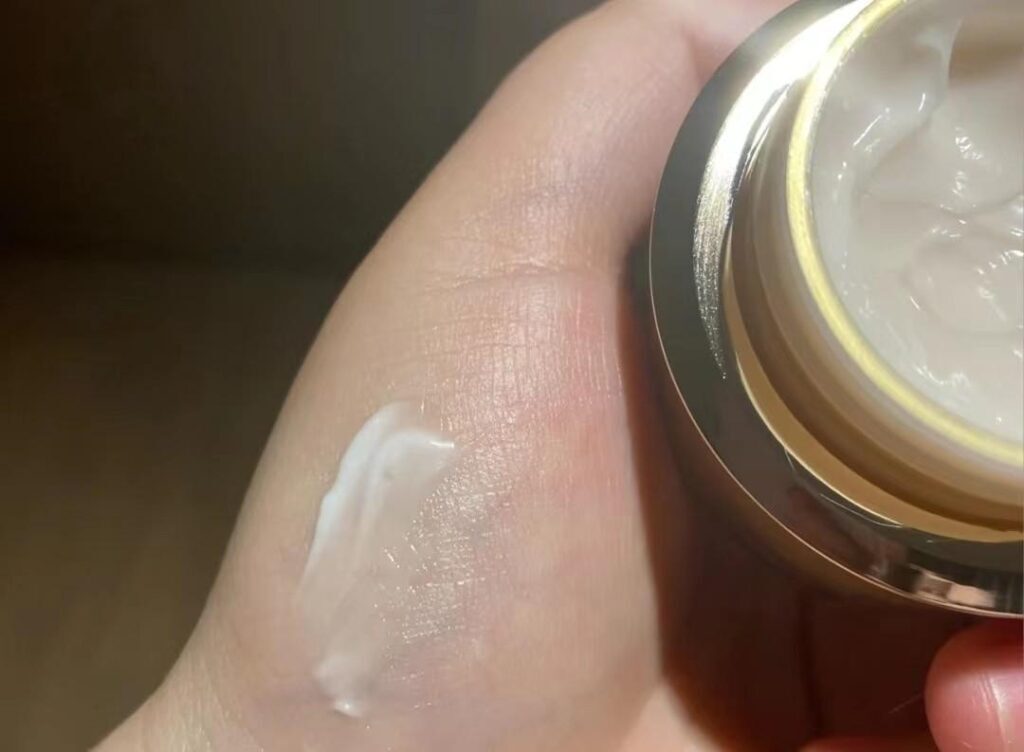 哪种眼霜去黑眼圈效果好_去黑眼圈效果好的眼霜推荐