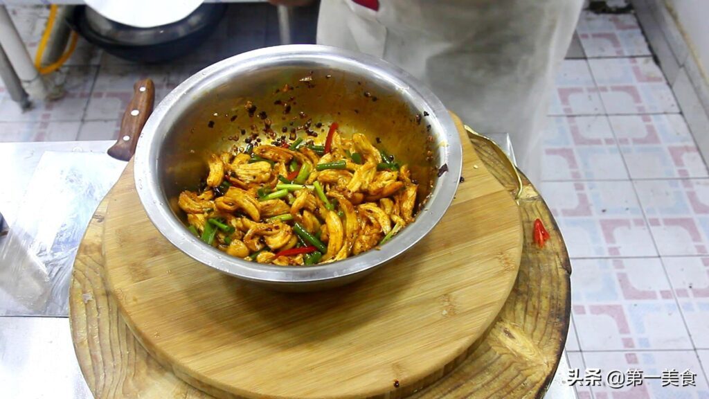 鸡胸肉怎么做才好吃_鸡胸肉的制作步骤