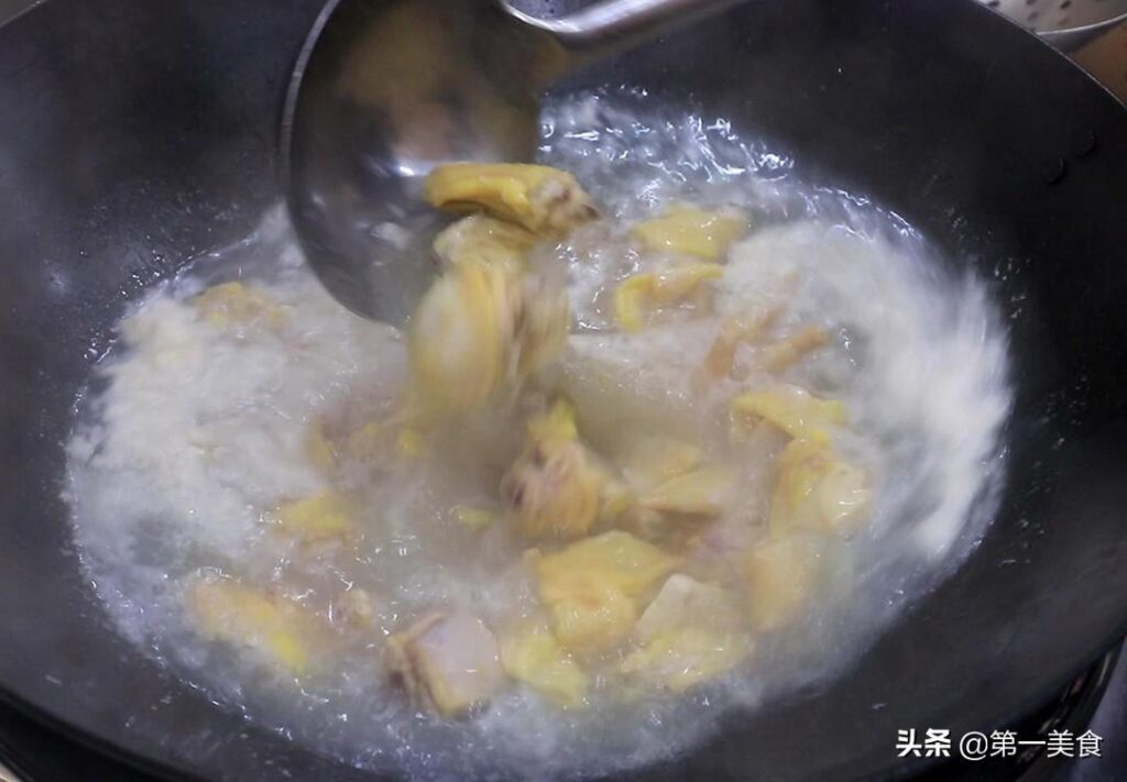 炖鸡汤放什么材料好吃_炖鸡汤的诀窍