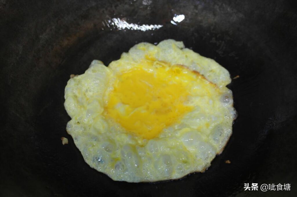 茼蒿炒鸡蛋怎么做_茼蒿炒鸡蛋的做法