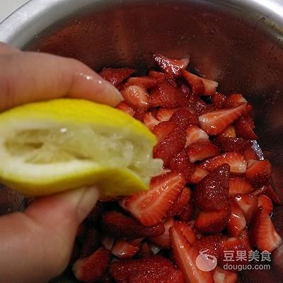 如何制作草莓酱_制作草莓酱的步骤