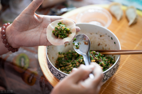 莲藕饺子馅怎么做_莲藕饺子馅的做法