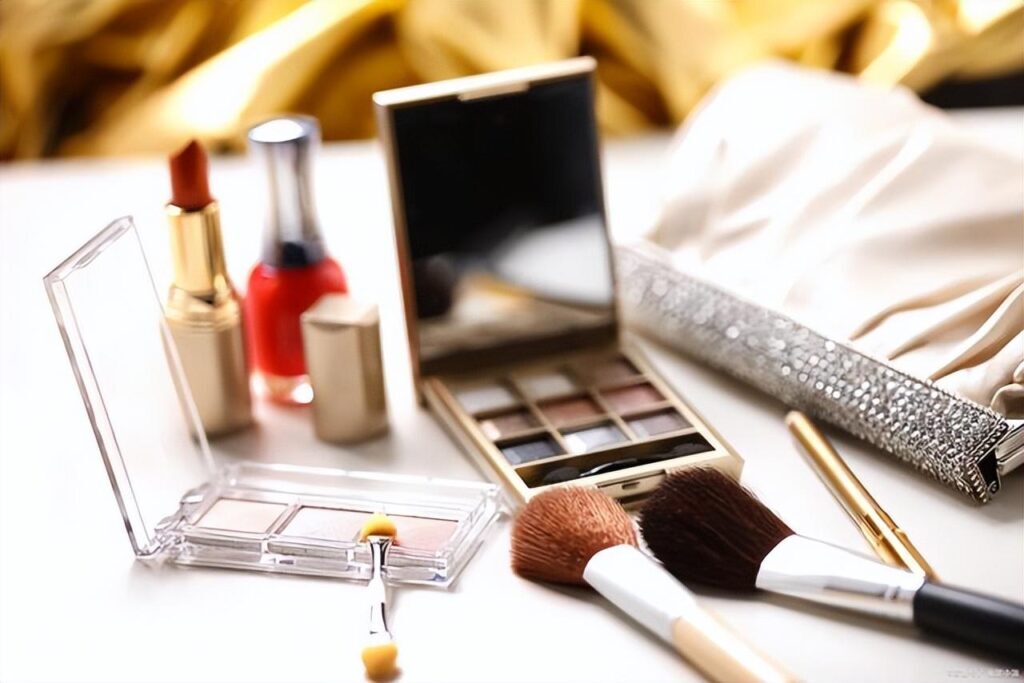 一套化妆品通常包括哪些_化妆品的顺序和使用