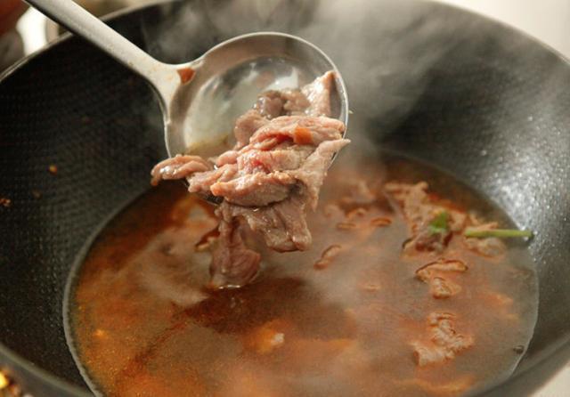 水煮牛肉怎么做_水煮牛肉的正宗做法