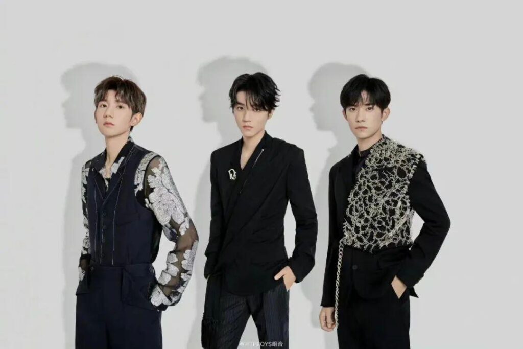 TFBOYS组合解散了吗_TFBOYS十周年演唱会是真的吗