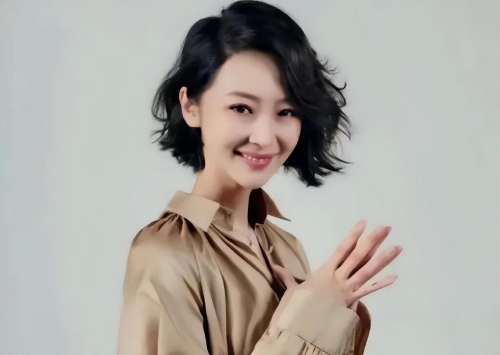 曲栅栅是谁_曲栅栅的个人资料
